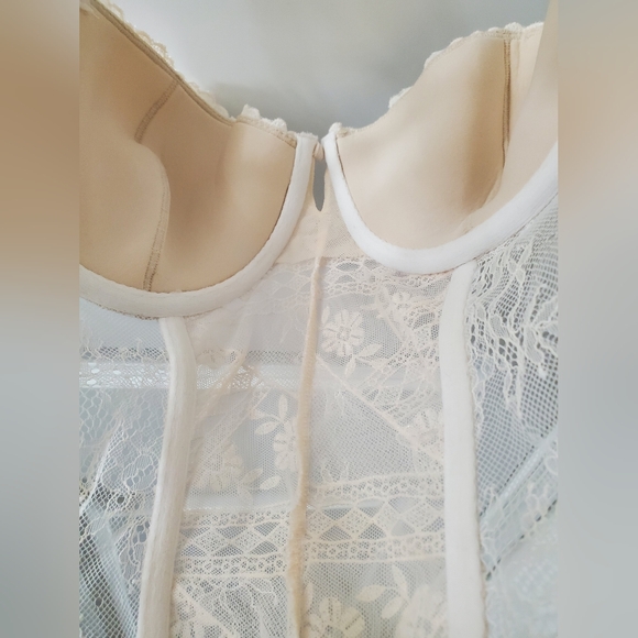 Victoria's Secret Corset Top 36D - Picture 5 of 8